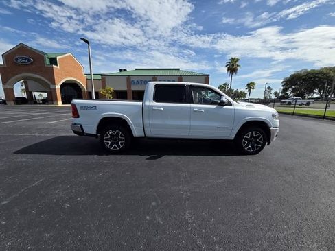 Used 2025 RAM 1500 Laramie AWD/4WD image 4