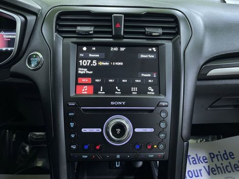 Used 2017 Ford Fusion Titanium image 21