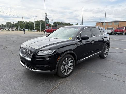 Used 2023 Lincoln Nautilus Reserve AWD/4WD image 4