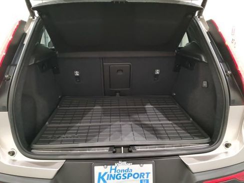 Used 2024 Volvo XC40 B5 Plus w/ Protection Package Premier AWD/4WD image 13