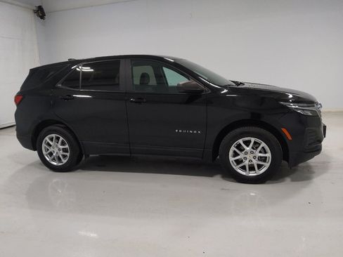 Used 2022 Chevrolet Equinox LS image 11
