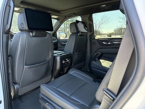 Used 2024 GMC Yukon Denali w/ Advanced Technology Package AWD/4WD image 20