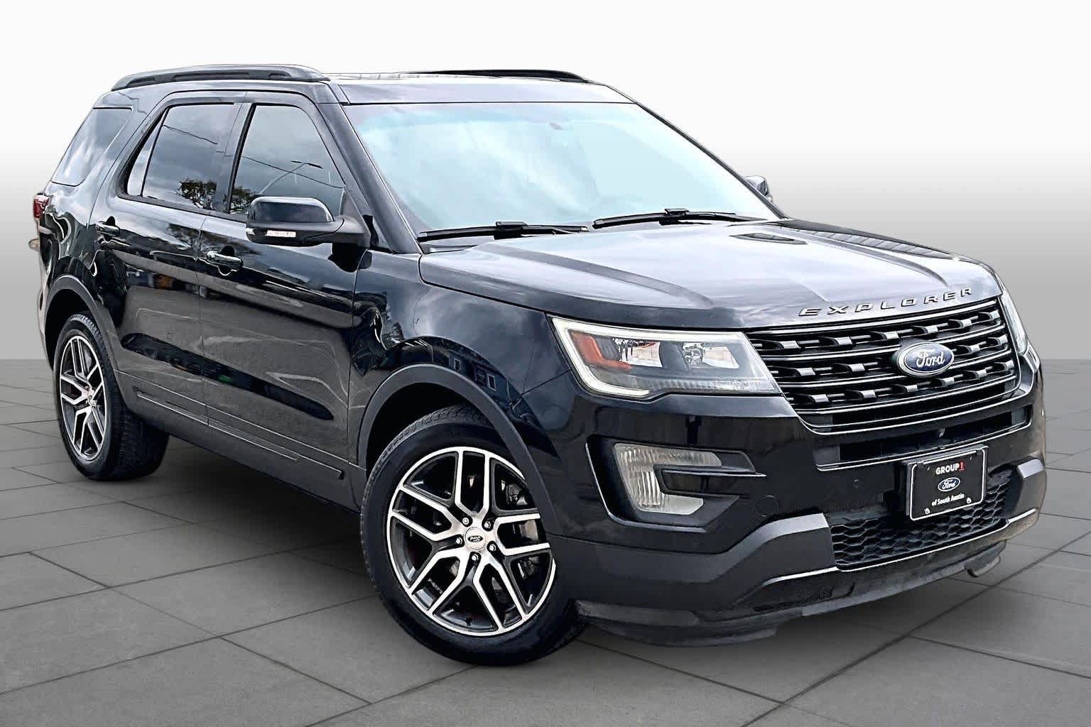 Used 2017 Ford Explorer Sport w/ Equipment Group 401A AWD/4WD image 3