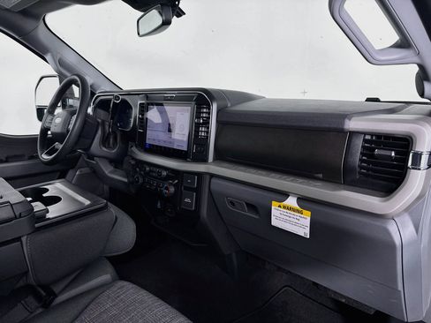 Used 2026 Ford F250 XLT w/ XLT Premium Package AWD/4WD image 28