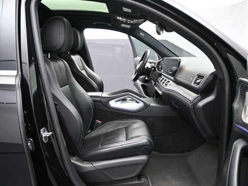Used 2021 Mercedes-Benz GLS 580 4MATIC image 17
