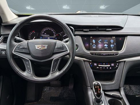 Used 2017 Cadillac XT5 Premium Luxury w/ LPO, Wheel Lock Package FWD image 28