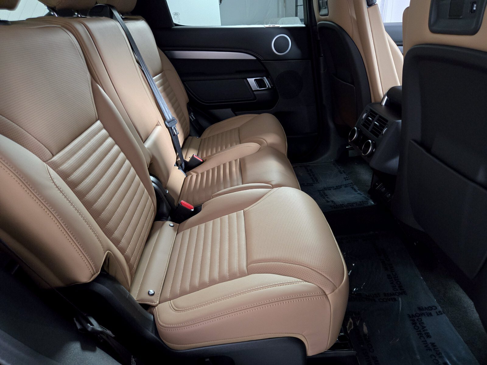New 2026 Land Rover Discovery Limited Edition AWD/4WD image 19