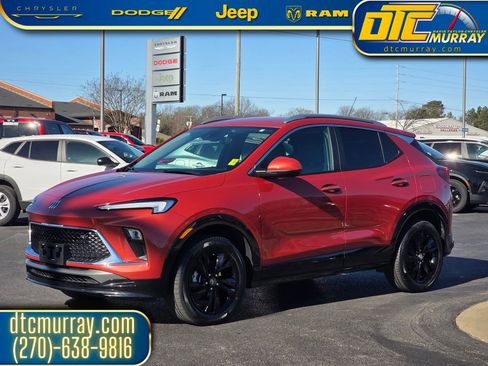 Used 2024 Buick Encore GX Sport Touring image 2