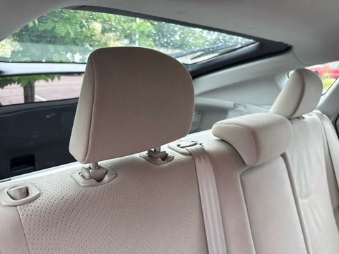 Used 2010 Toyota Prius Three FWD image 13