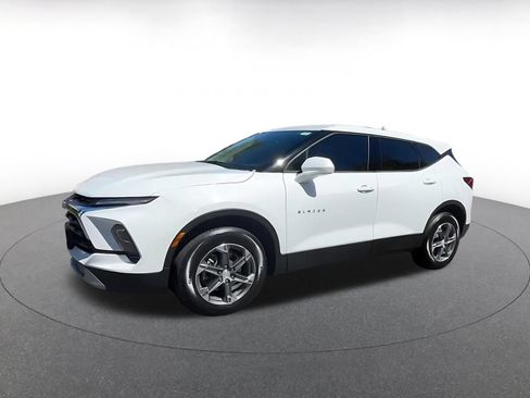 Used 2025 Chevrolet Blazer LT FWD image 7