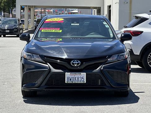 Used 2021 Toyota Camry SE FWD image 8