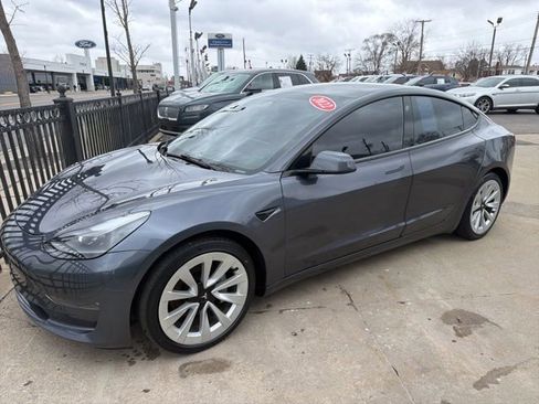 Used 2022 Tesla Model 3 Long Range image 17