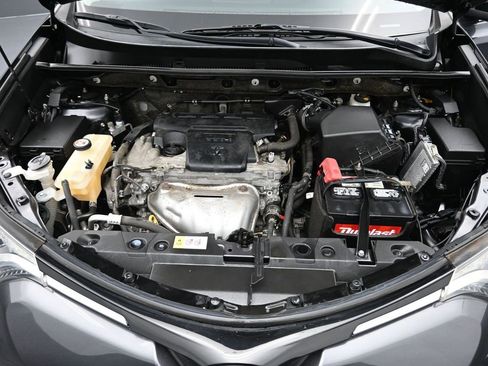 Used 2018 Toyota RAV4 XLE image 14