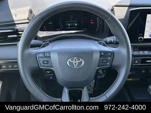 Used 2025 Toyota Camry SE image 13