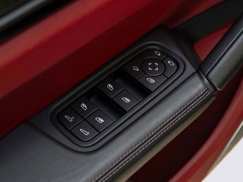 Used 2022 Porsche Cayenne Turbo GT AWD/4WD image 27