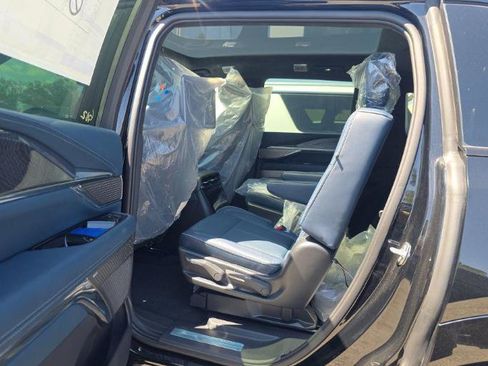 Used 2025 Cadillac Escalade IQ Luxury 2 w/ LPO, Premium Carpet Package AWD/4WD image 7