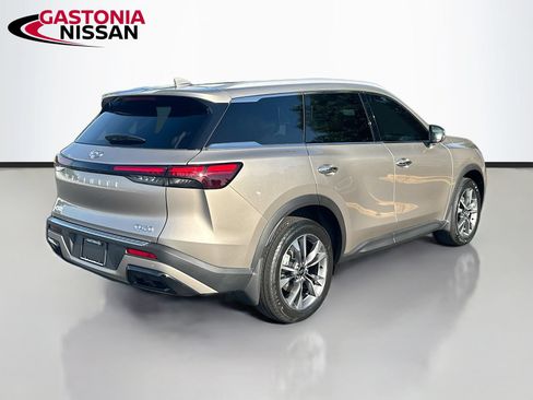 Used 2023 INFINITI QX60 Luxe w/ Performance Audio Package FWD image 9