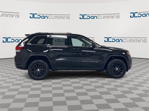 Used 2021 Jeep Grand Cherokee Laredo X image 9