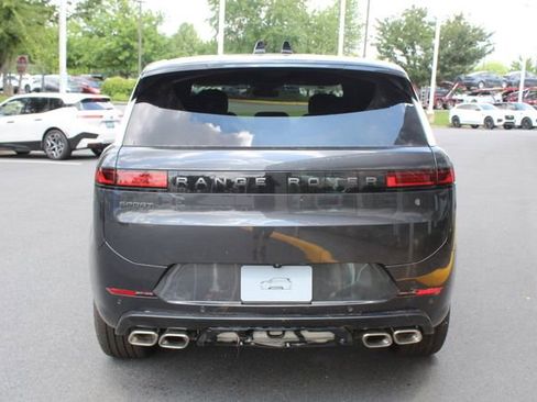 New 2025 Land Rover Range Rover Sport Dynamic SE image 6