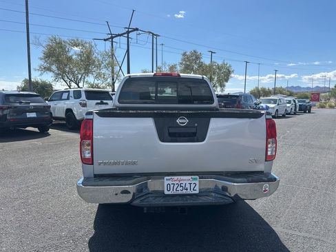 Used 2018 Nissan Frontier SV RWD image 5