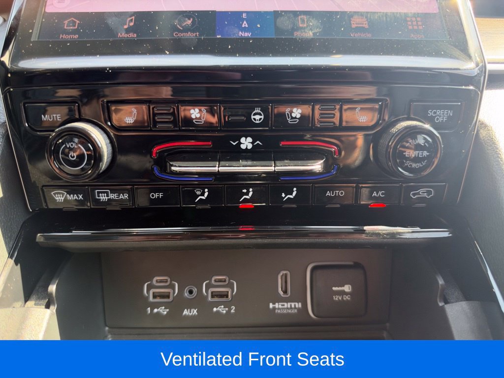 Used 2023 Jeep Grand Cherokee 4WD 4xe w/ Luxury Tech Group II image 26