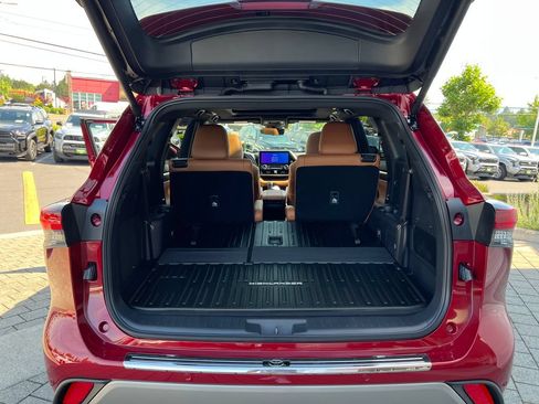 New 2026 Toyota Highlander Platinum AWD/4WD image 25