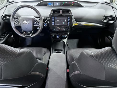 Used 2020 Toyota Prius LE w/ Carpet Mat Package image 10