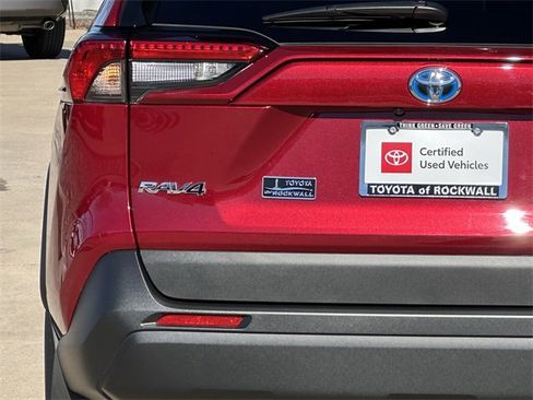 Used 2024 Toyota RAV4 XLE image 5