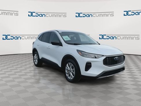 Used 2023 Ford Escape Active FWD image 3