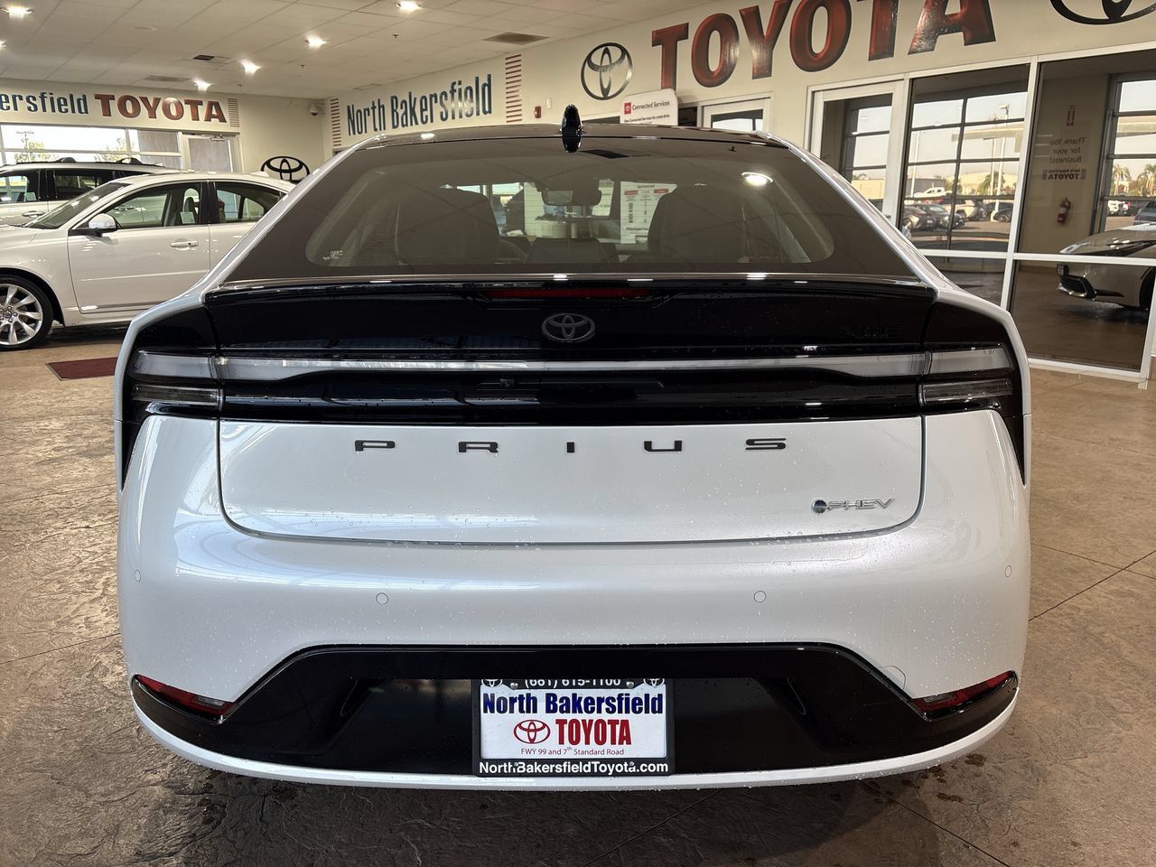 New 2027 Toyota Prius Plug-In Hybrid FWD image 9