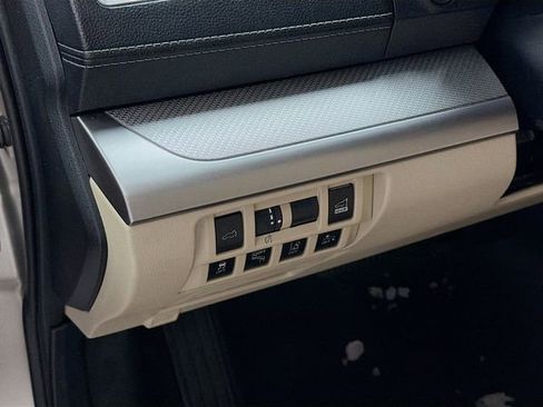 Used 2019 Subaru Outback 2.5i Premium image 10