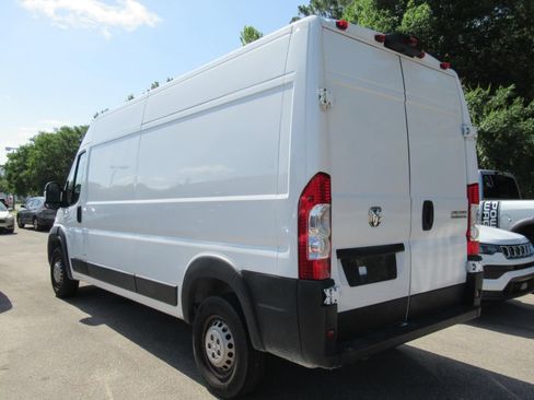 Used 2025 RAM ProMaster 2500 w/ Convenience Group FWD image 3