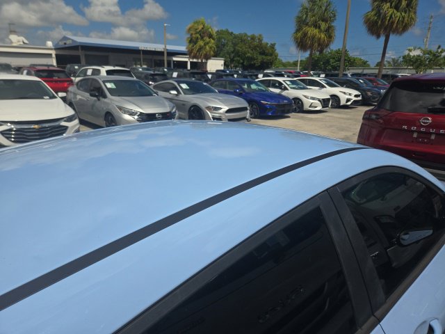 Used 2020 Hyundai Veloster N w/ Performance Package FWD image 12