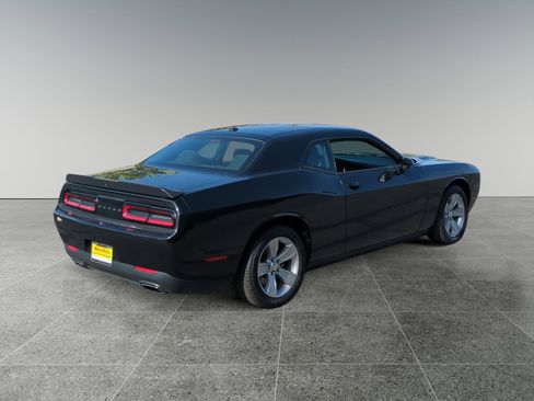 Used 2023 Dodge Challenger SXT image 10