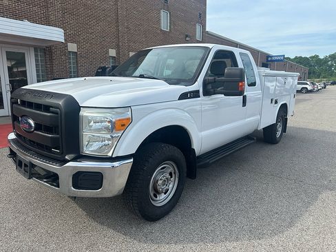 Used 2015 Ford F250 XL w/ Power Equipment Group AWD/4WD image 3