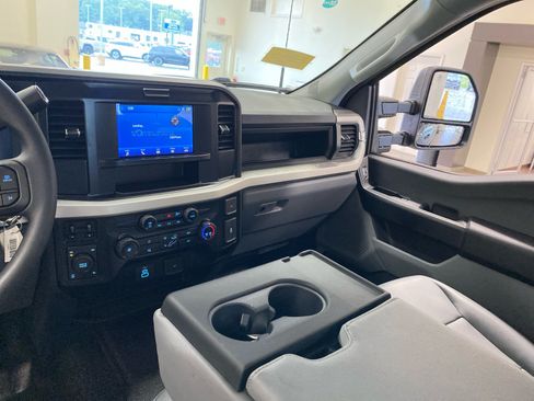 New 2026 Ford F350 XL w/ XL Chrome Package AWD/4WD image 16