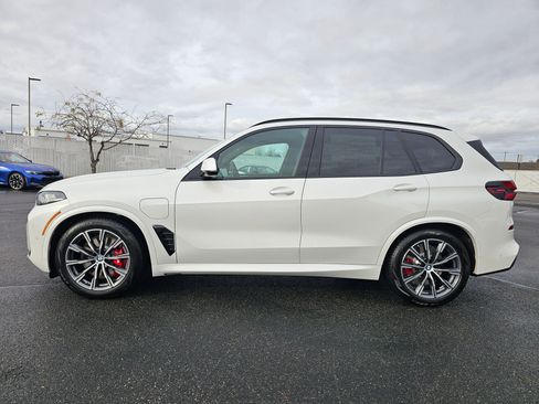 New 2026 BMW X5 xDrive50e w/ M Sport Package image 3
