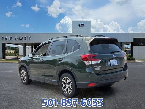 Used 2022 Subaru Forester Premium AWD/4WD image 3