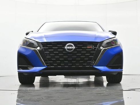 Certified 2025 Nissan Altima 2.5 SR FWD image 37