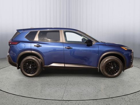 Used 2023 Nissan Rogue S AWD/4WD image 25