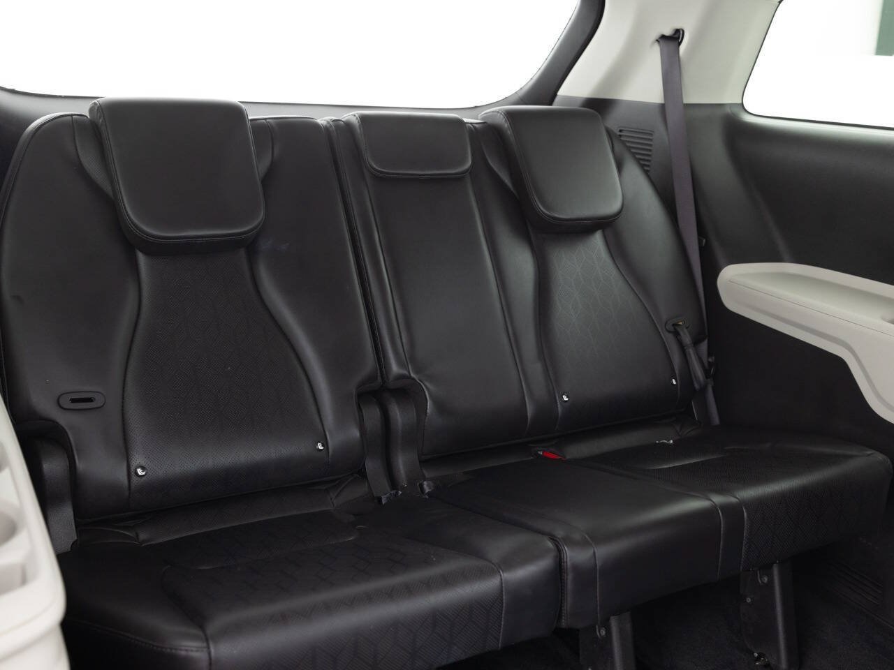 Used 2023 Kia Carnival LX FWD image 30