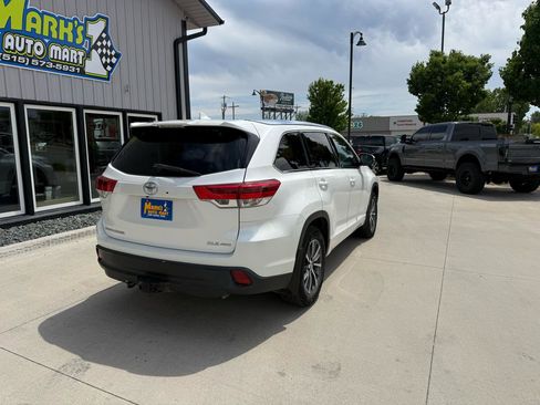 Used 2018 Toyota Highlander XLE AWD/4WD image 6