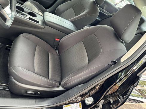 Used 2025 Nissan Altima 2.5 SV FWD image 36