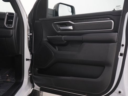 Used 2023 RAM 1500 Big Horn AWD/4WD image 9