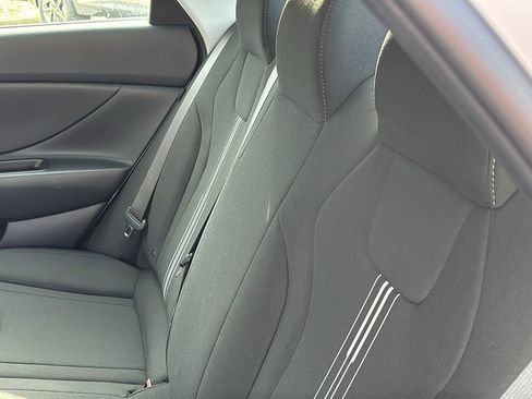 Used 2024 Hyundai Elantra SEL FWD image 31