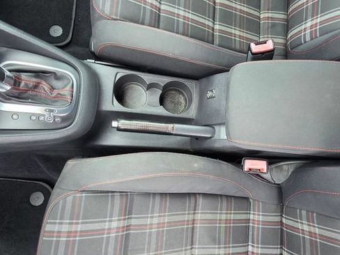 Used 2012 Volkswagen Golf 2-Door FWD image 16