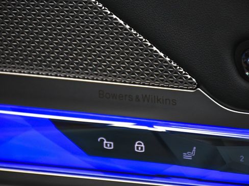 Used 2025 BMW 740i image 33