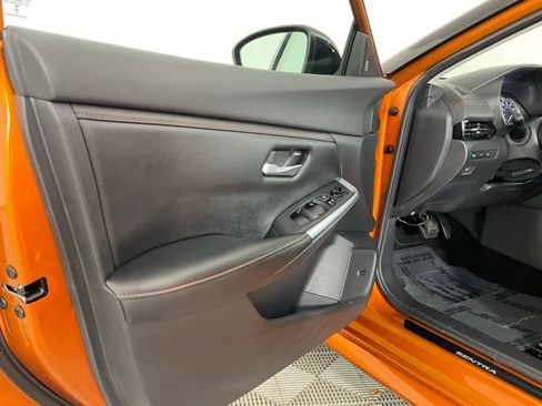 Used 2023 Nissan Sentra SR w/ SR Premium Package image 11