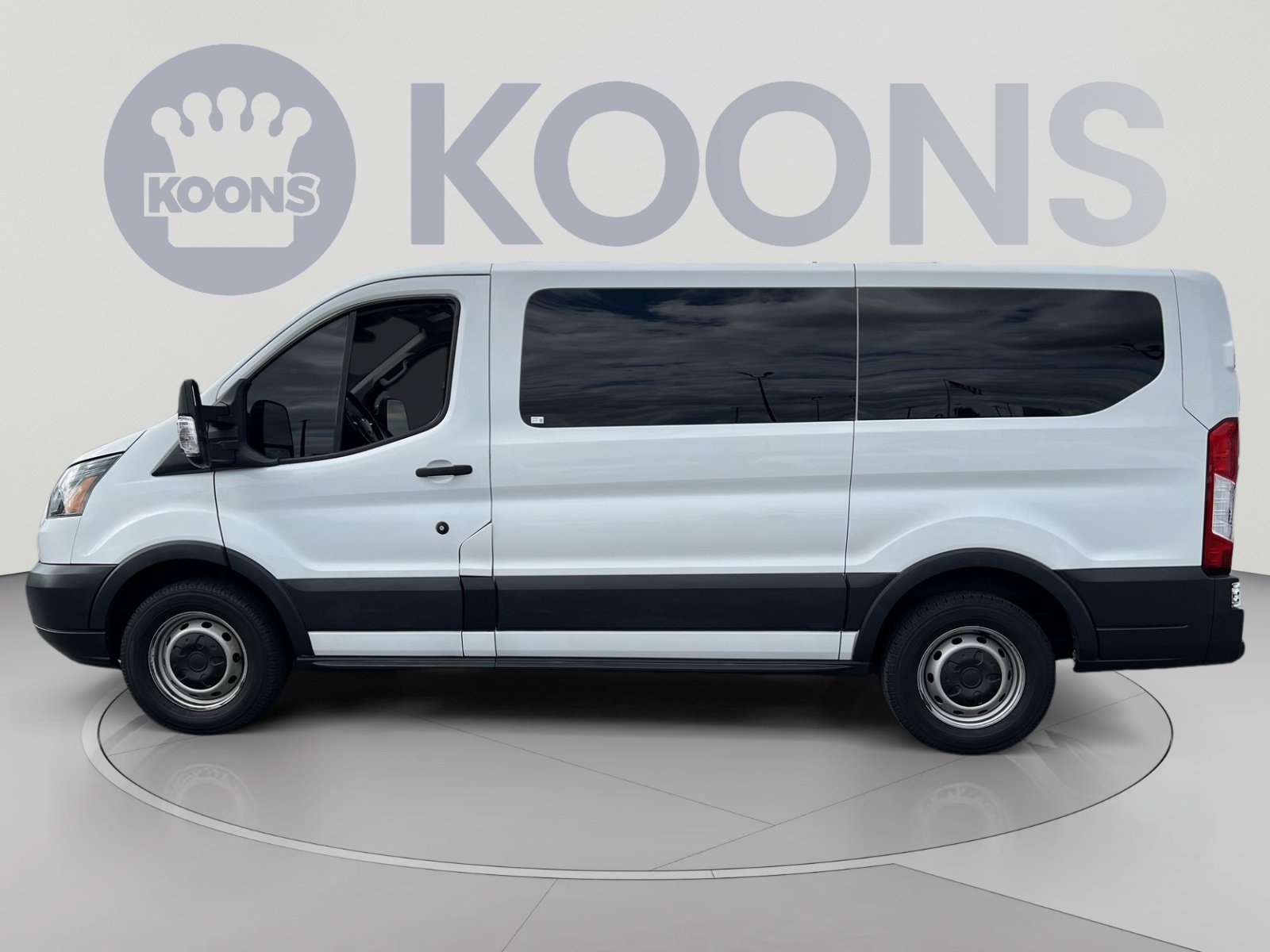 Used 2016 Ford Transit 150 XL RWD image 2