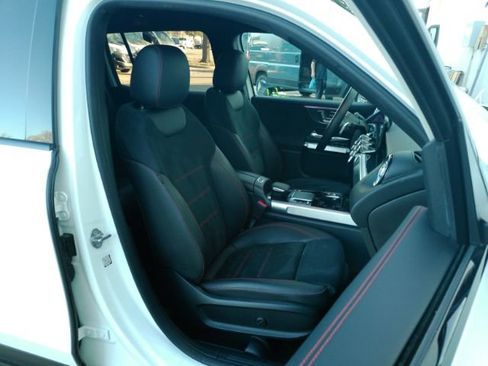 Used 2021 Mercedes-Benz GLB 250 image 23